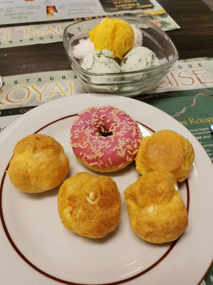 Donuts Et Mini Choux